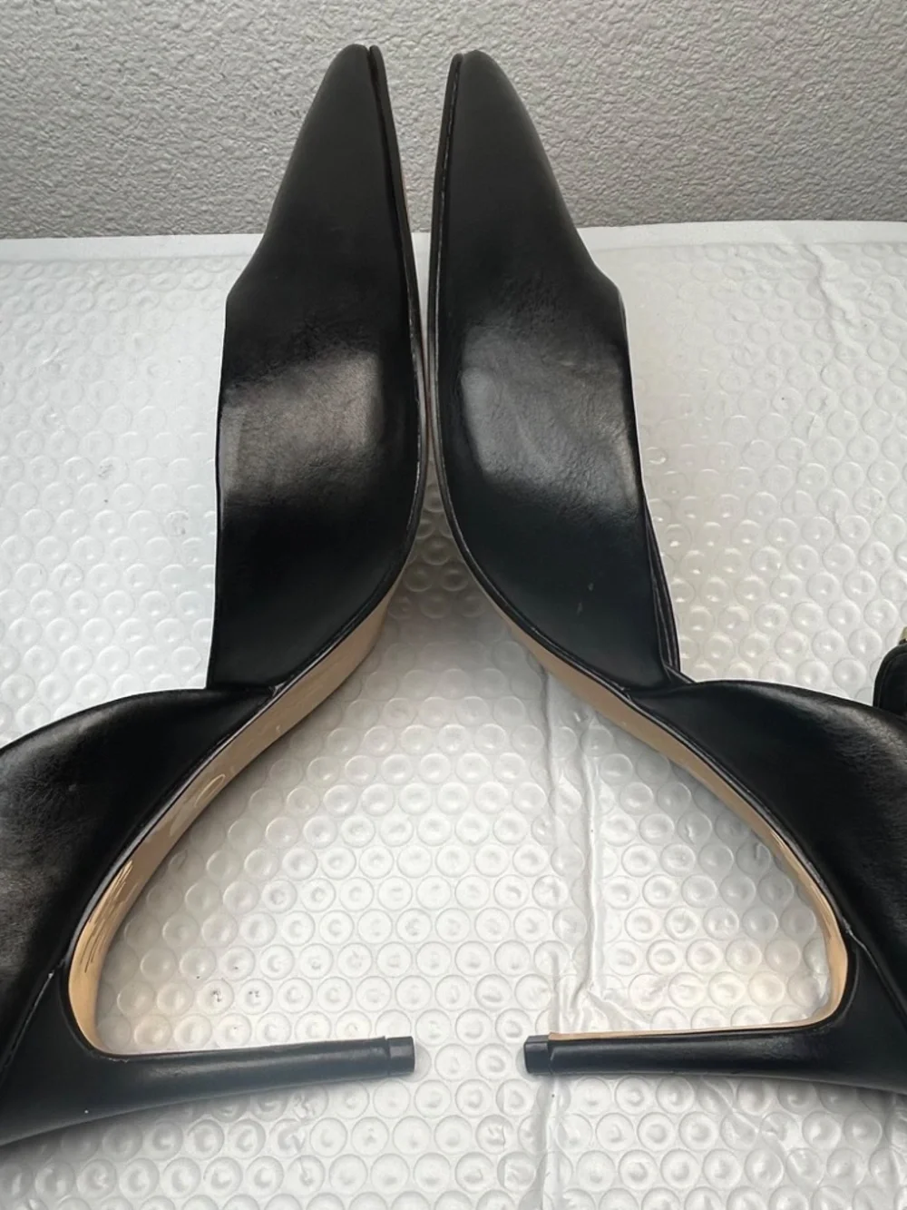 JLo Jennifer Lopez Pointed-Toe Pumps Women's Sz 9M Black Studed Strap High Heels